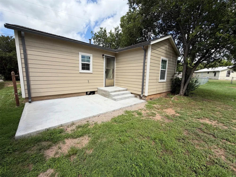 1114 Thorpe Springs Road Granbury, TX 76048