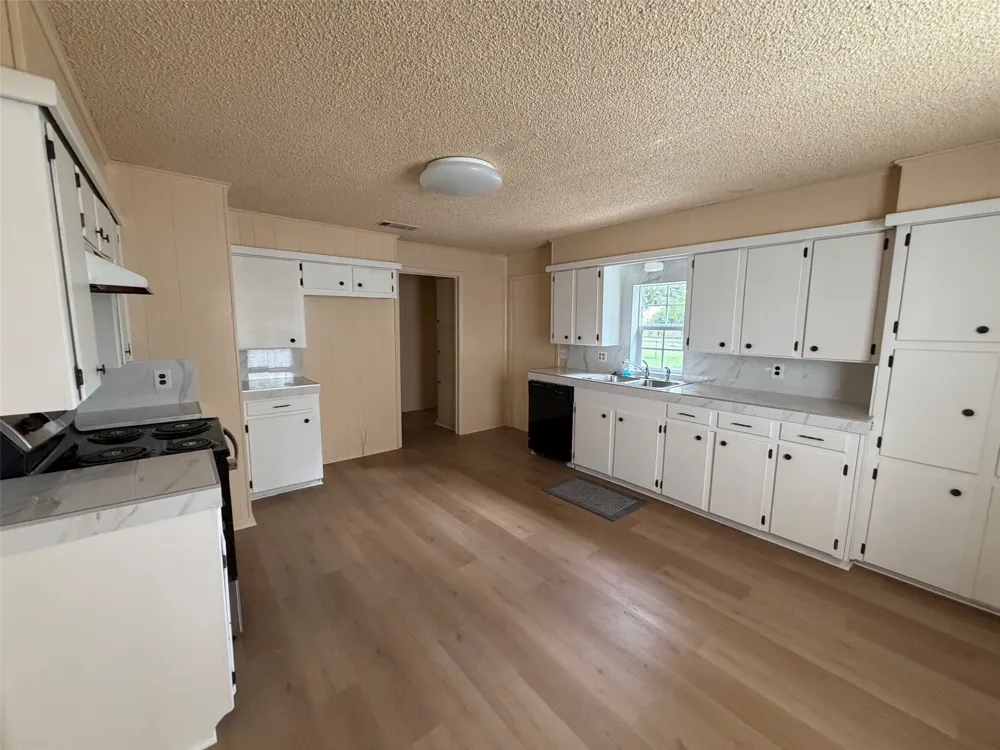 1114 Thorpe Springs Road Granbury, TX 76048