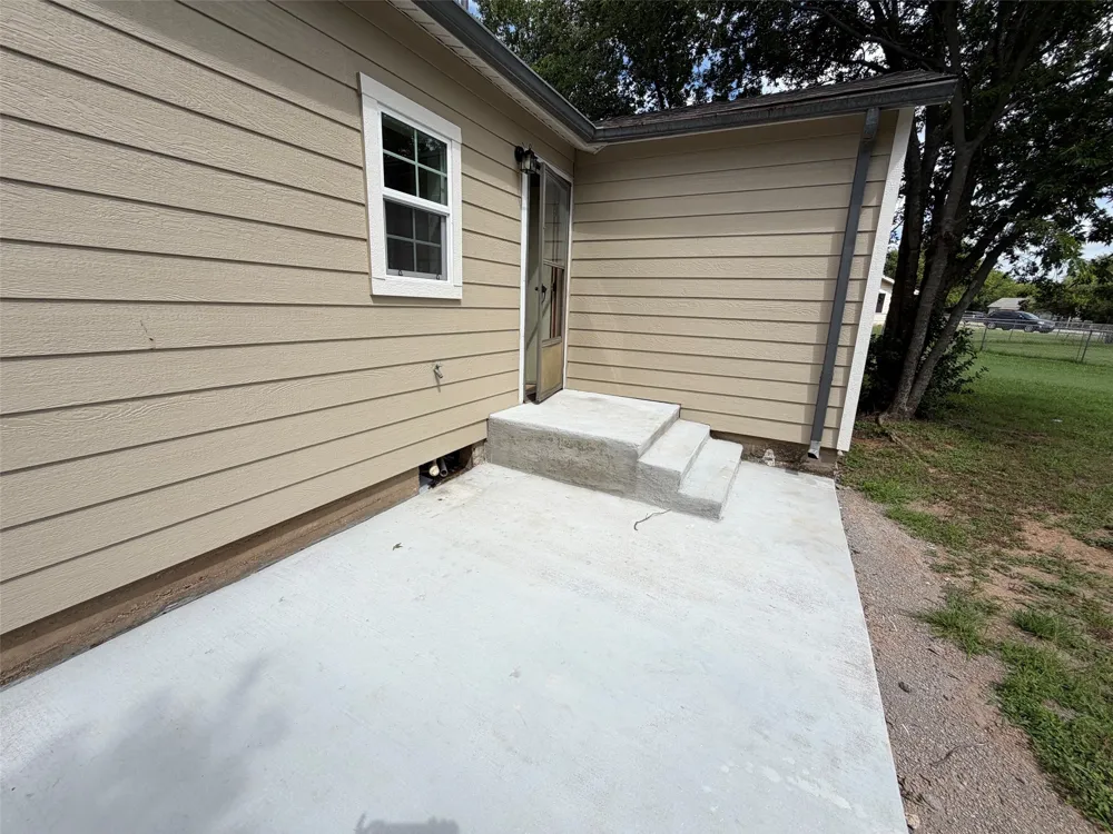 1114 Thorpe Springs Road Granbury, TX 76048