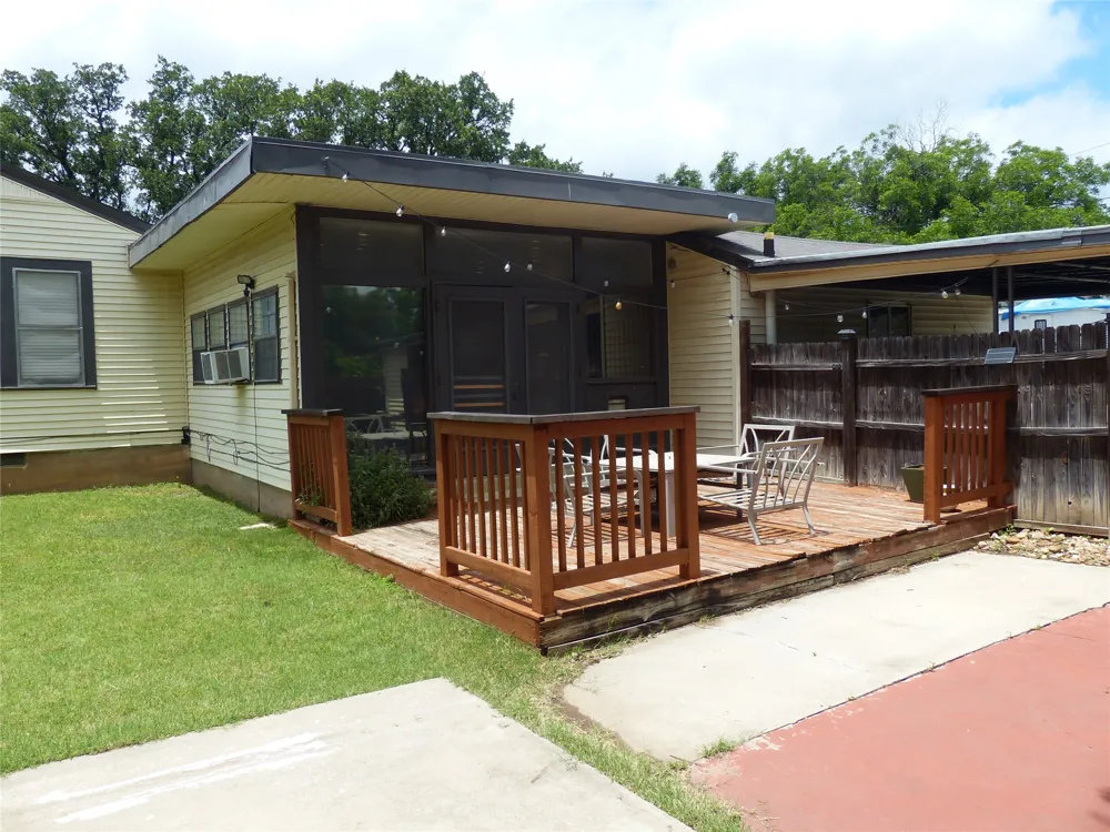 1801 Pine Brady, TX 76825