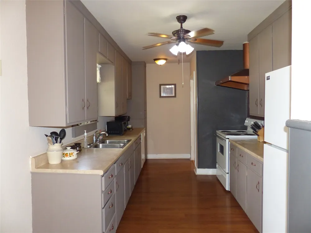 1801 Pine Brady, TX 76825