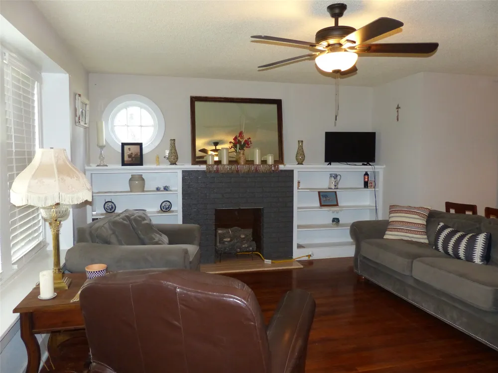 1801 Pine Brady, TX 76825