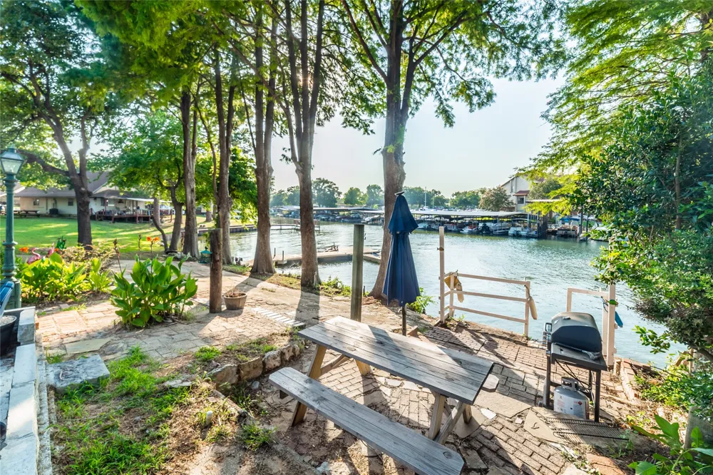 2100 Mason Lane Tool, TX 75143