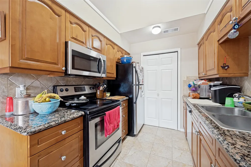 5644 Cedar Creek Drive Benbrook, TX 76109