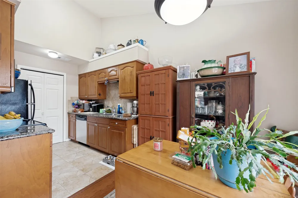 5644 Cedar Creek Drive Benbrook, TX 76109