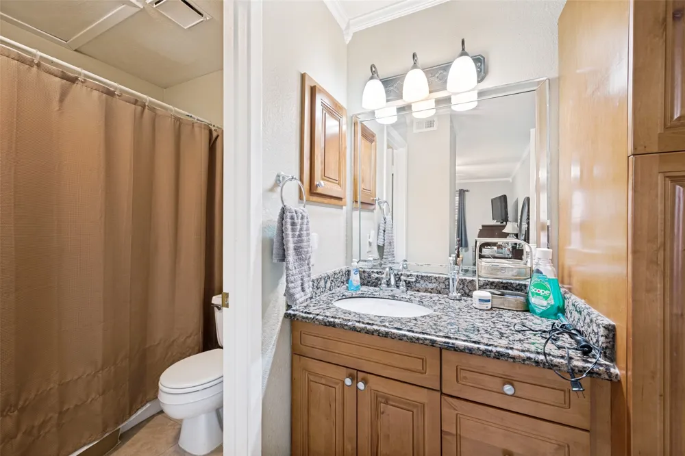 5644 Cedar Creek Drive Benbrook, TX 76109