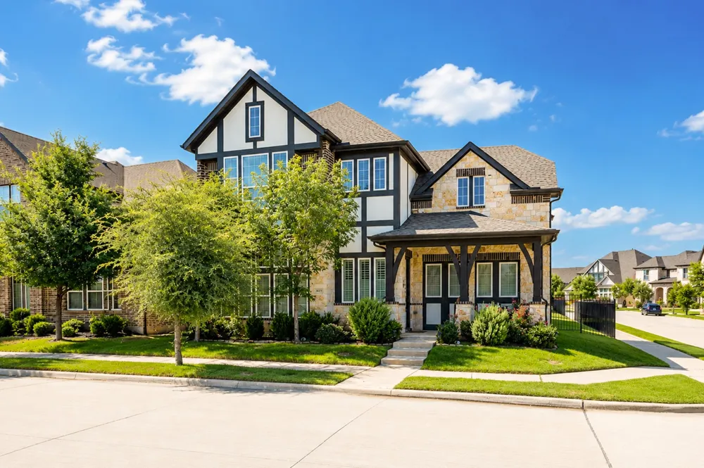 1571 Amesbury Way Farmers Branch, TX 75234