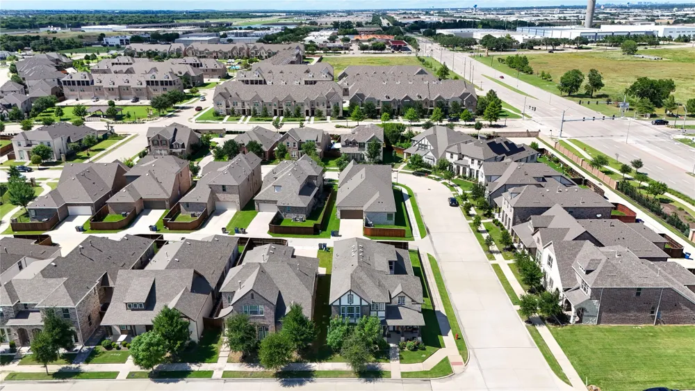 1571 Amesbury Way Farmers Branch, TX 75234