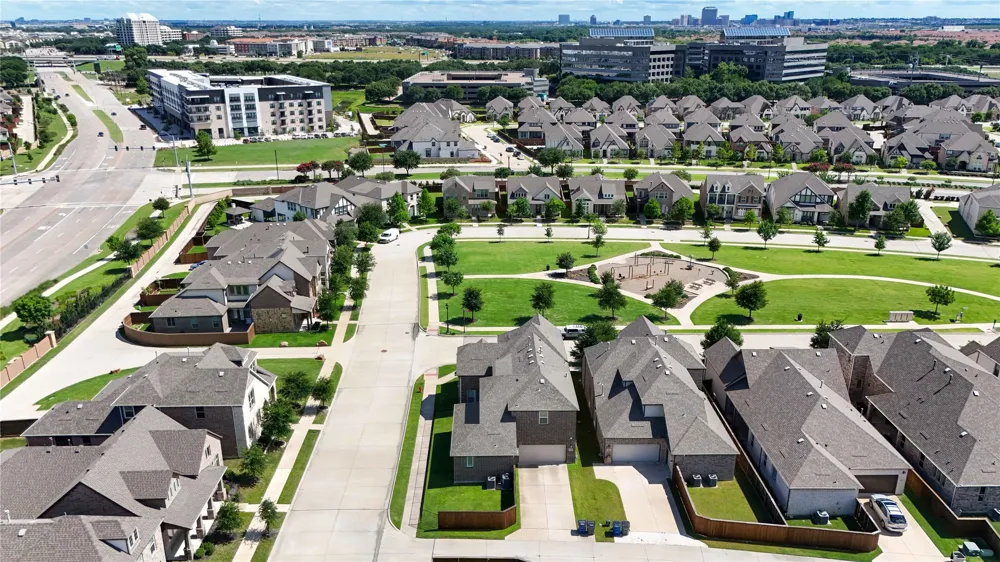 1571 Amesbury Way Farmers Branch, TX 75234
