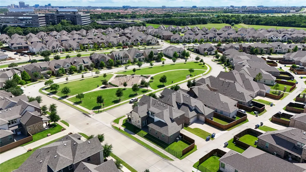 1571 Amesbury Way Farmers Branch, TX 75234
