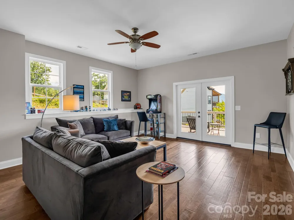 66 Tudor Way Black Mountain, NC 28711