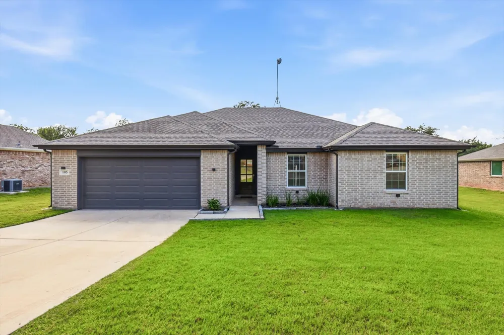 105 Jim Walters Drive Runaway Bay, TX 76426