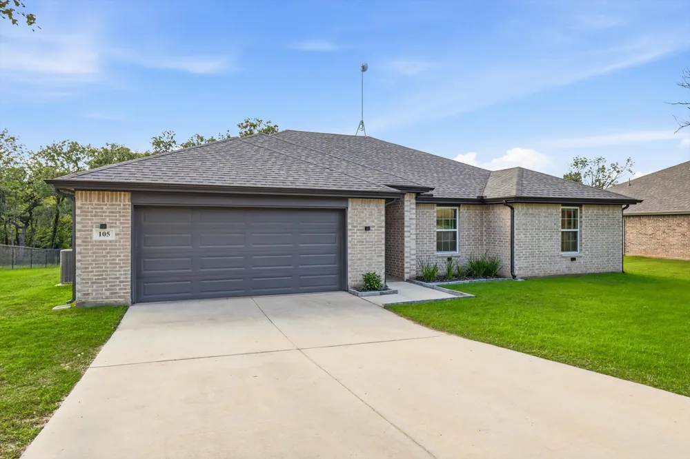 105 Jim Walters Drive Runaway Bay, TX 76426