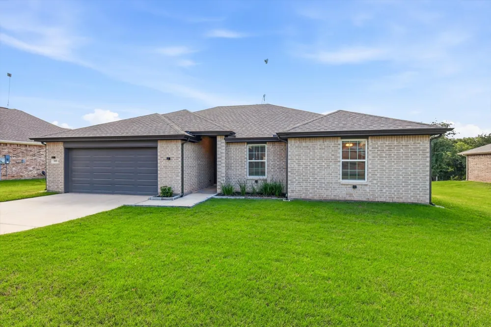 105 Jim Walters Drive Runaway Bay, TX 76426