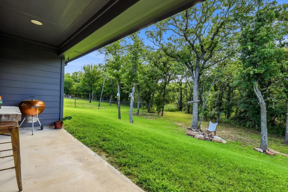 105 Jim Walters Drive Runaway Bay, TX 76426