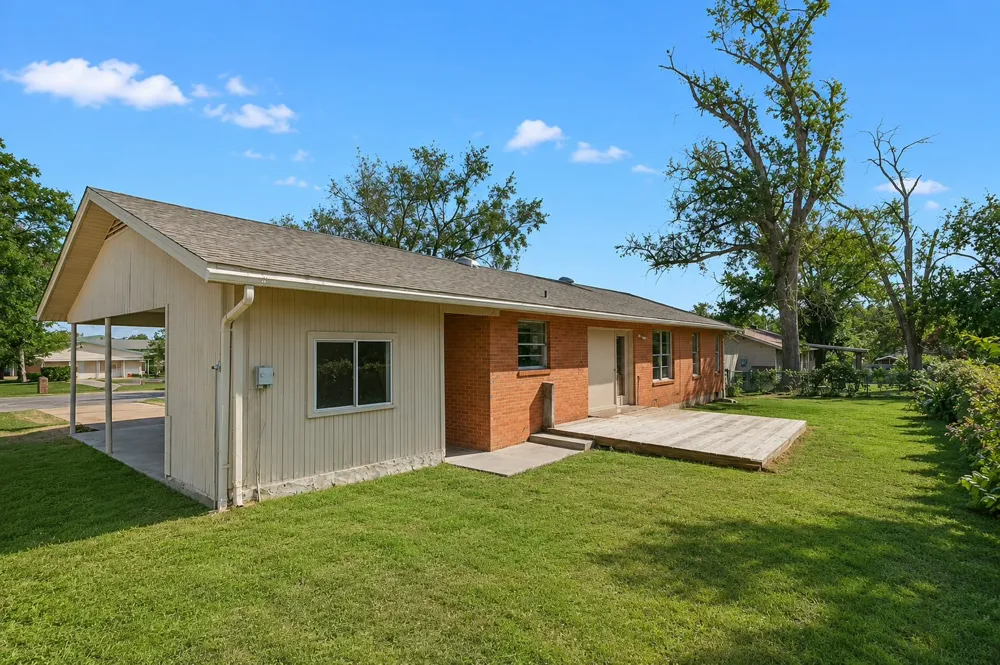 1100 Cedar Street Teague, TX 75860