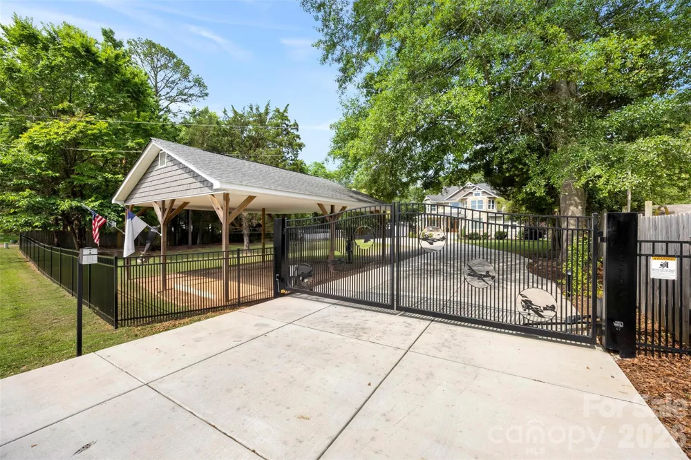 5555 Riverfront Road Lake Wylie, SC 29710