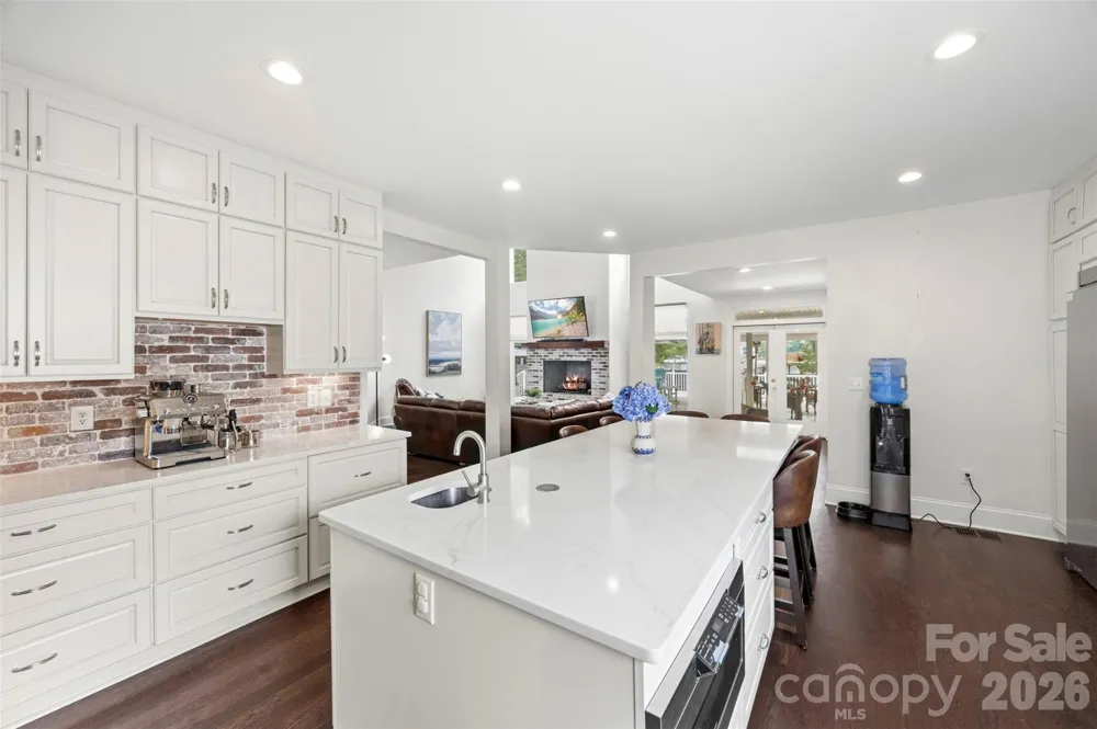 5555 Riverfront Road Lake Wylie, SC 29710