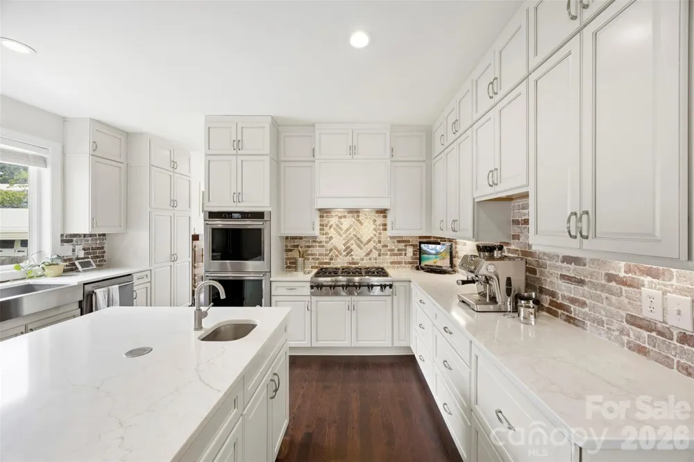 5555 Riverfront Road Lake Wylie, SC 29710