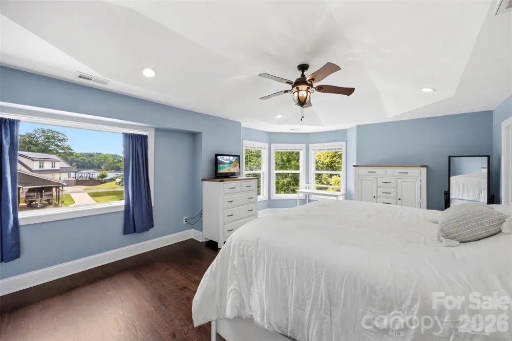 5555 Riverfront Road Lake Wylie, SC 29710