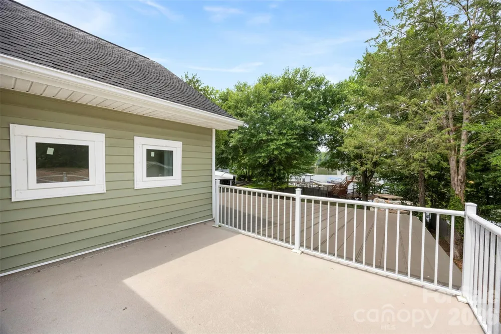 5555 Riverfront Road Lake Wylie, SC 29710