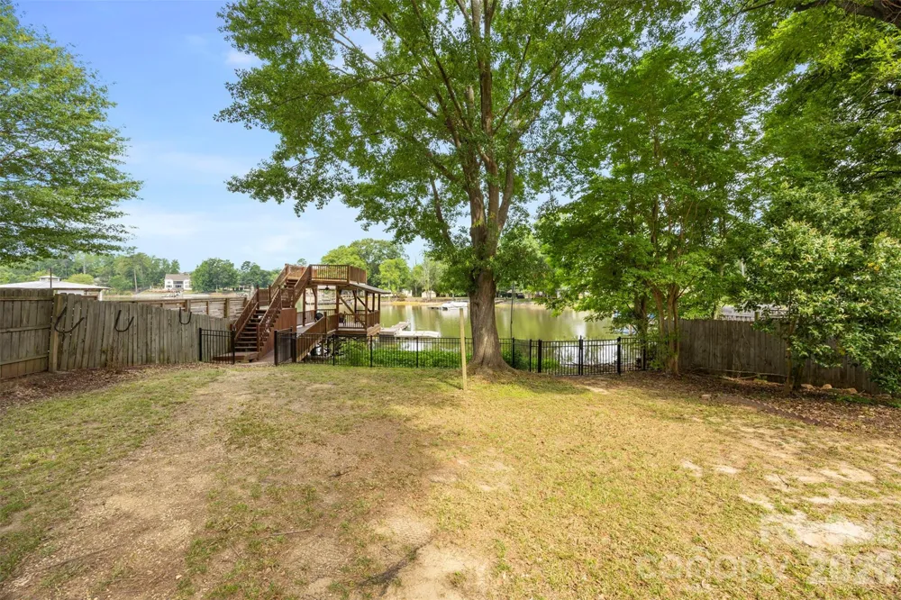 5555 Riverfront Road Lake Wylie, SC 29710
