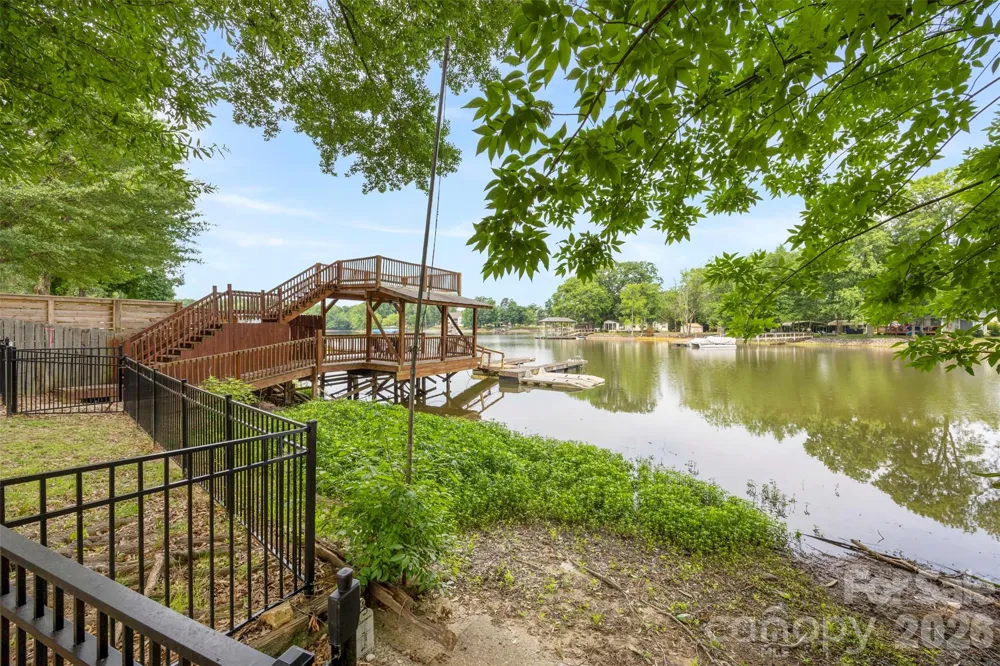 5555 Riverfront Road Lake Wylie, SC 29710