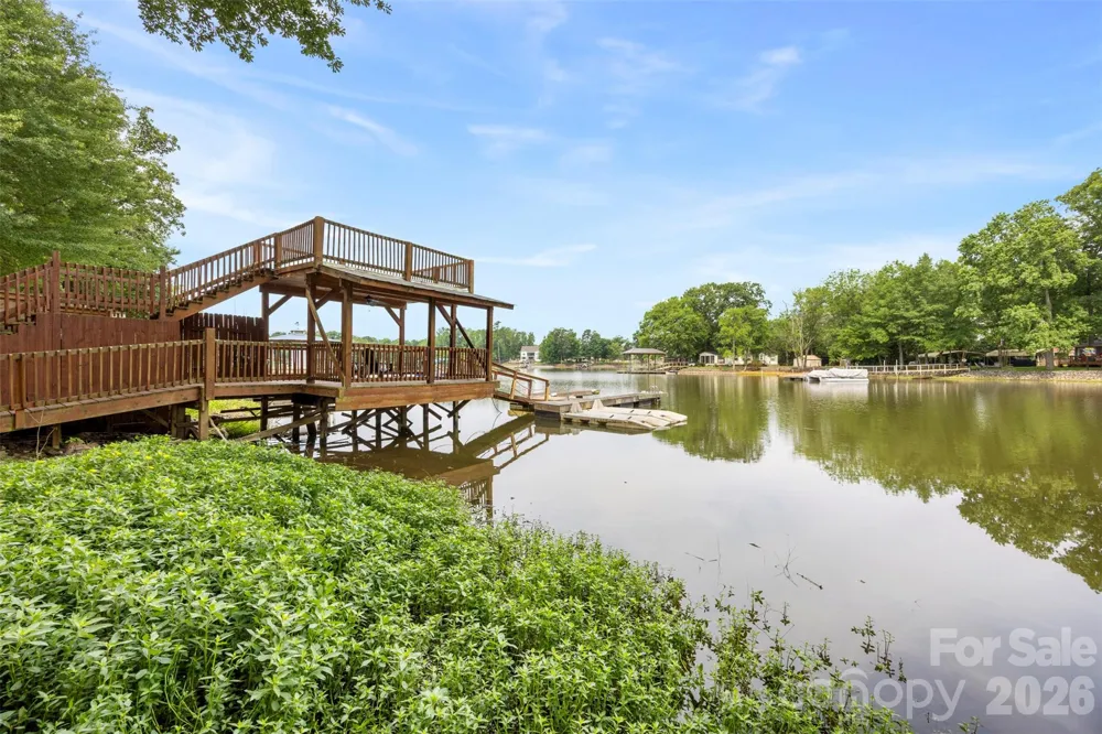 5555 Riverfront Road Lake Wylie, SC 29710