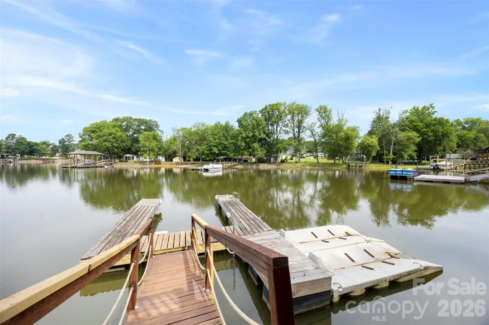 5555 Riverfront Road Lake Wylie, SC 29710