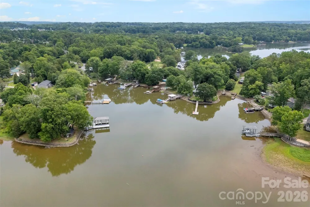 5555 Riverfront Road Lake Wylie, SC 29710