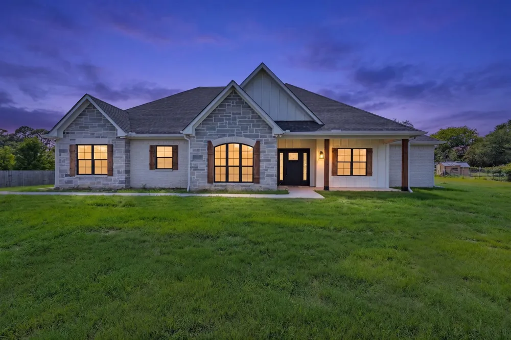 202 RS  COUNTY ROAD 1189 Emory, TX 75440