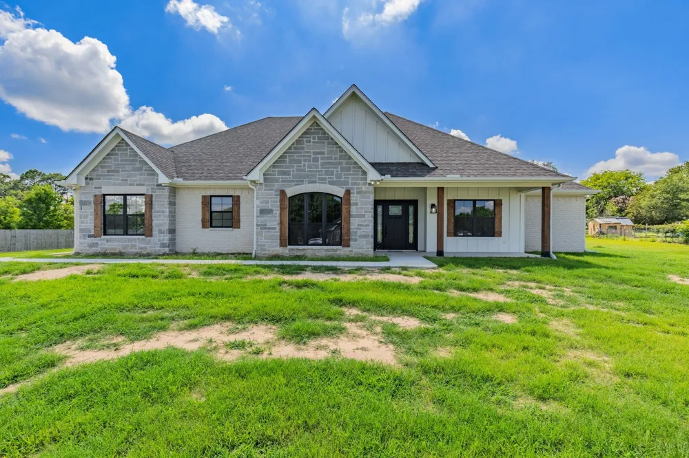 202 RS  COUNTY ROAD 1189 Emory, TX 75440