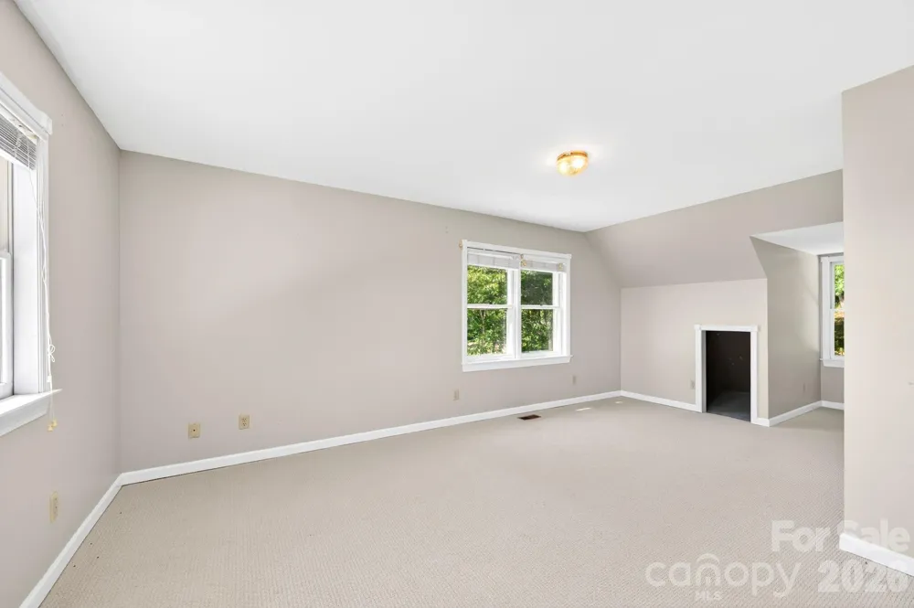 58 Randall Drive Fairview, NC 28730