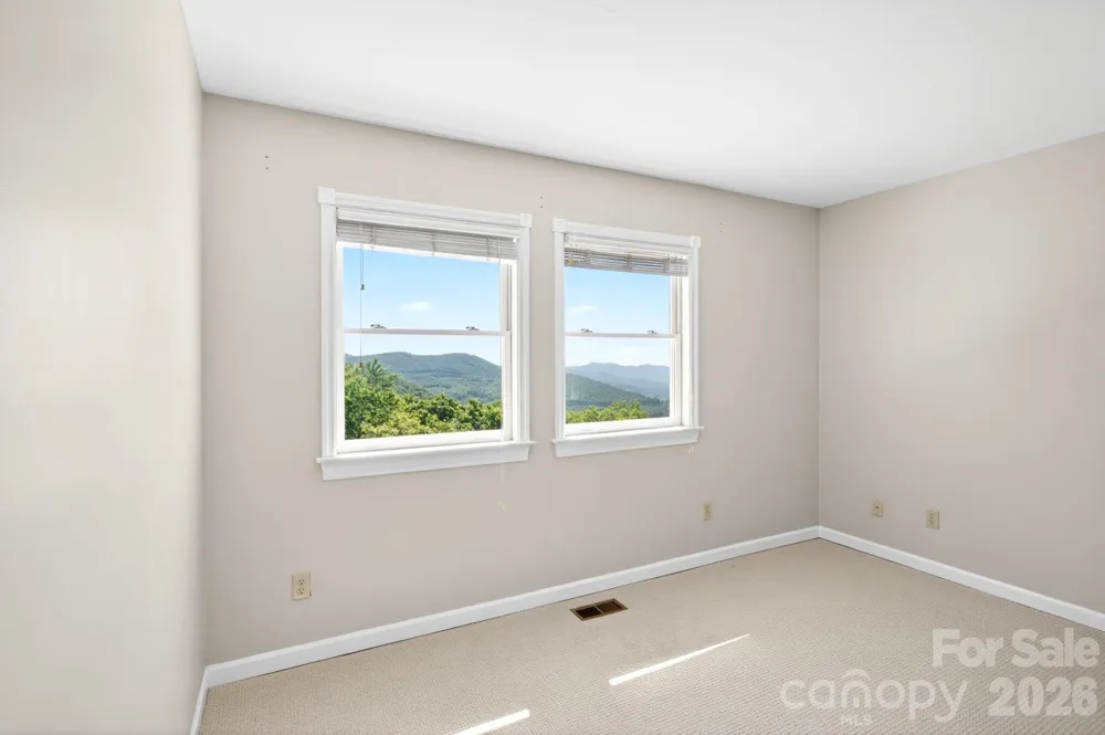 58 Randall Drive Fairview, NC 28730