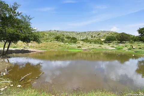 324 Private Road 3325