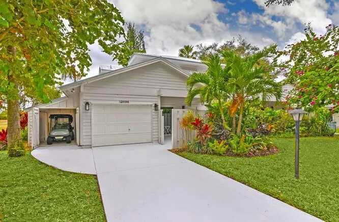 12698 SE Cascades Court Hobe Sound, FL 33455