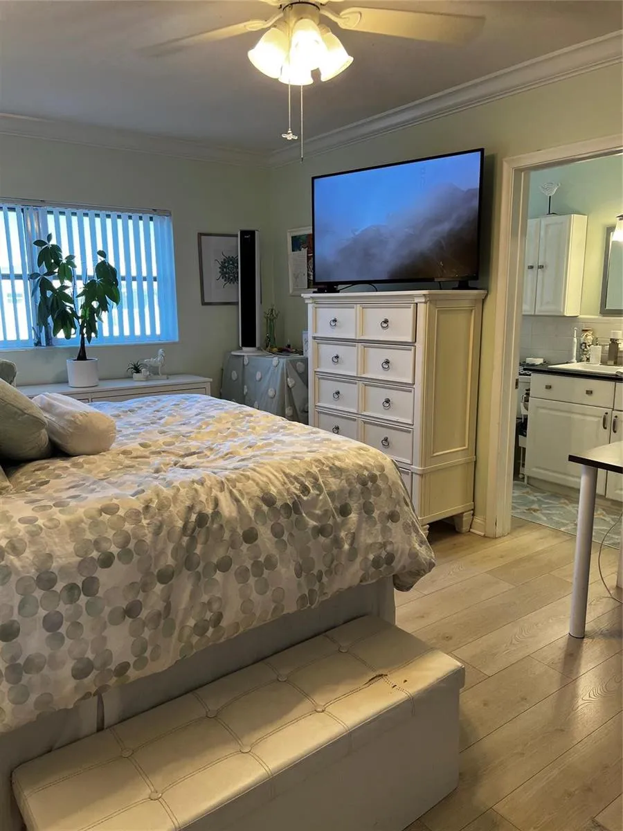 2734 NE 27th Court #22 Lighthouse Point, FL 33064