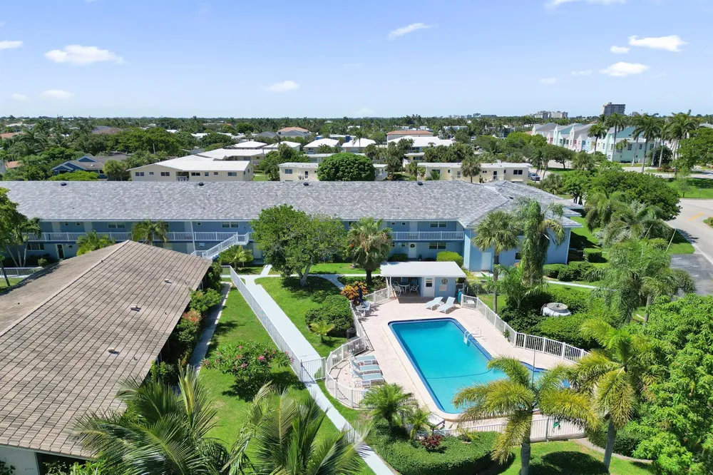 2734 NE 27th Court #22 Lighthouse Point, FL 33064