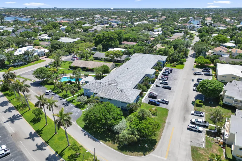 2734 NE 27th Court #22 Lighthouse Point, FL 33064