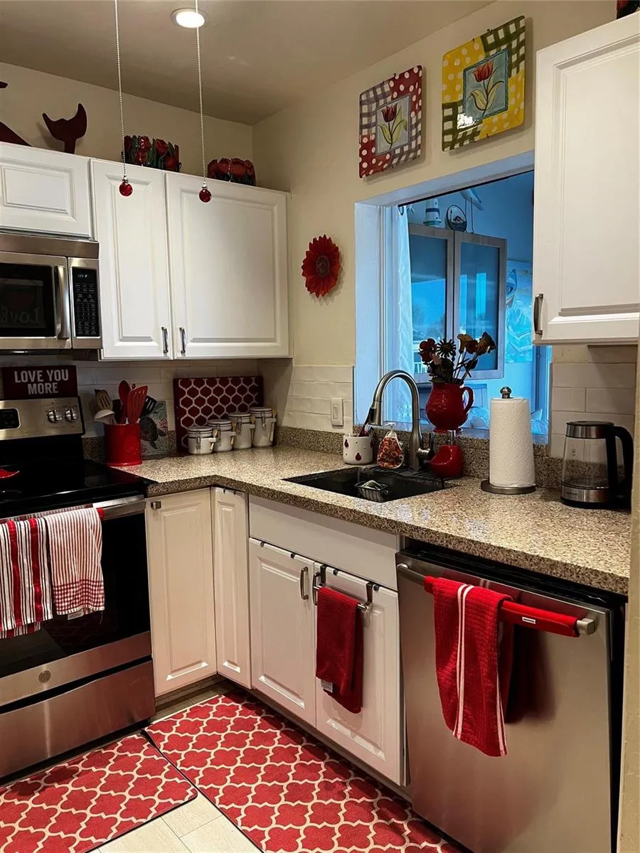2734 NE 27th Court #22 Lighthouse Point, FL 33064