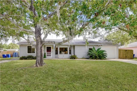 2737 FERN PALM DRIVE