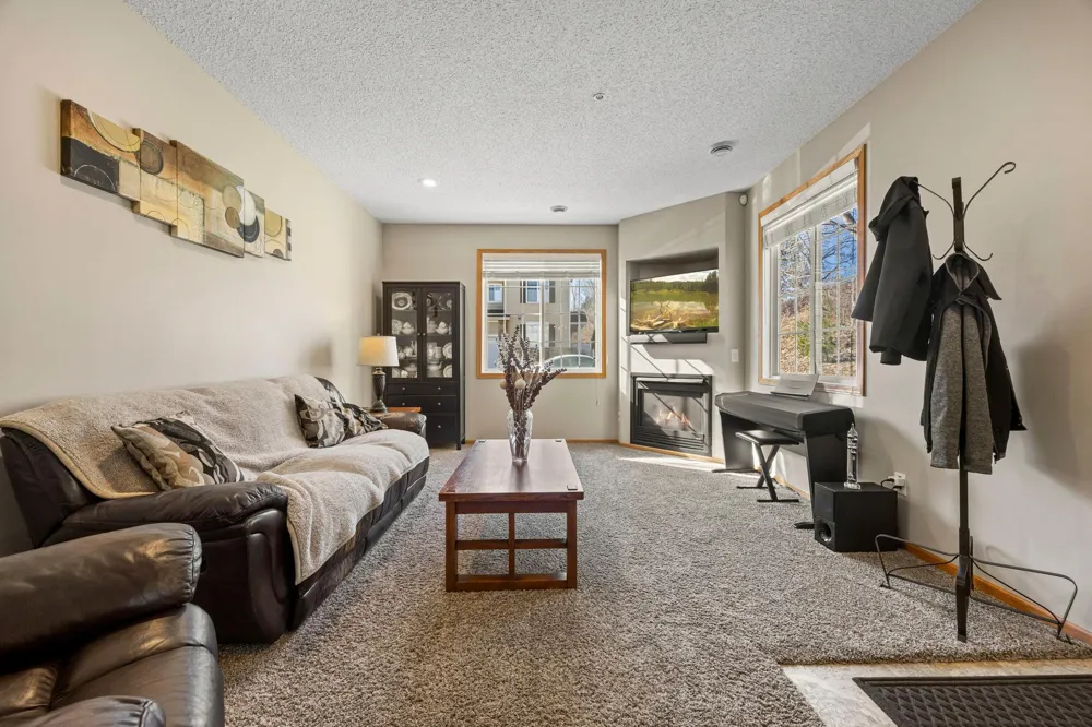 4645 Blaine Avenue #1104 Inver Grove Heights, MN 55076