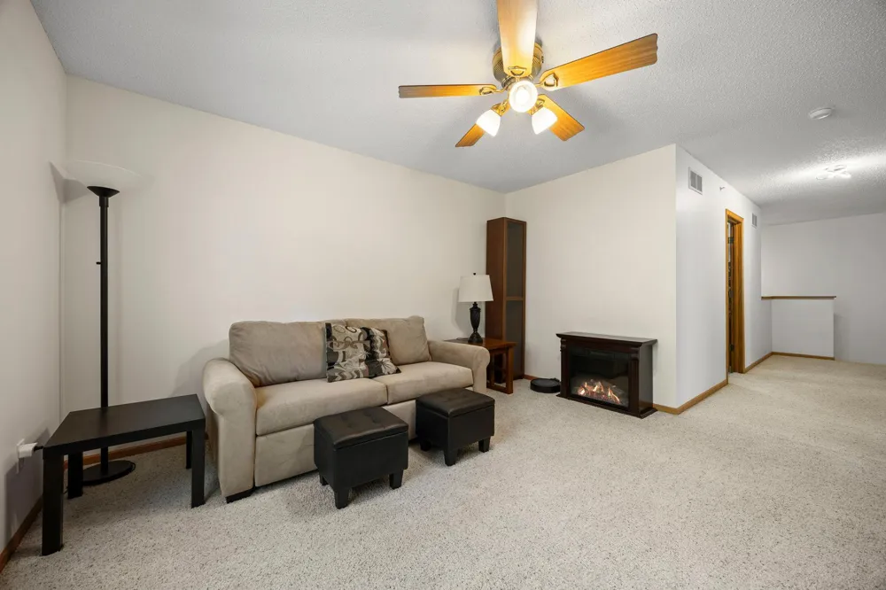 4645 Blaine Avenue #1104 Inver Grove Heights, MN 55076