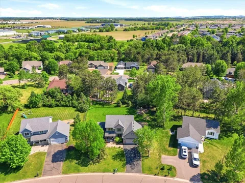 1374 Pheasant Run