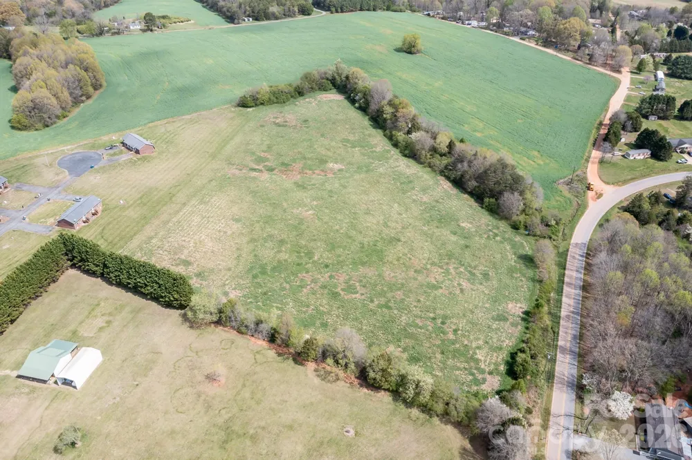 1727 Boggs Road Claremont, NC 28610