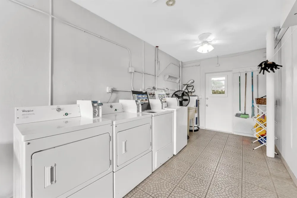 7401 Pines Boulevard #201 Pembroke Pines, FL 33024