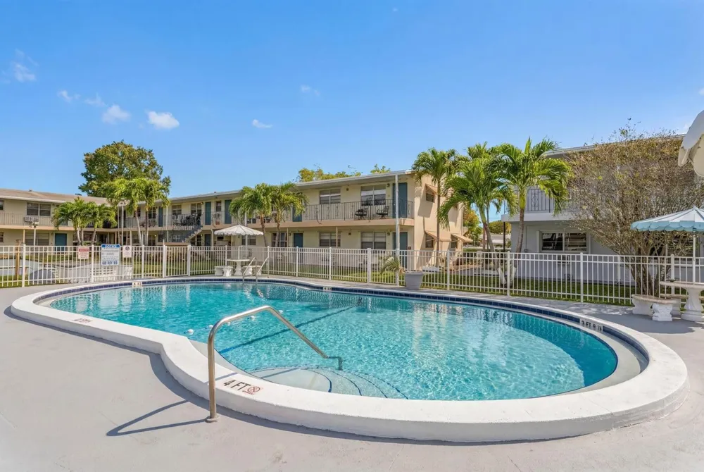 7401 Pines Boulevard #201 Pembroke Pines, FL 33024