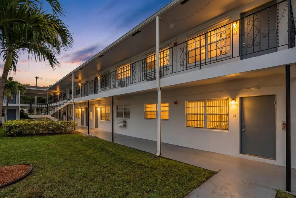 7401 Pines Boulevard #201 Pembroke Pines, FL 33024