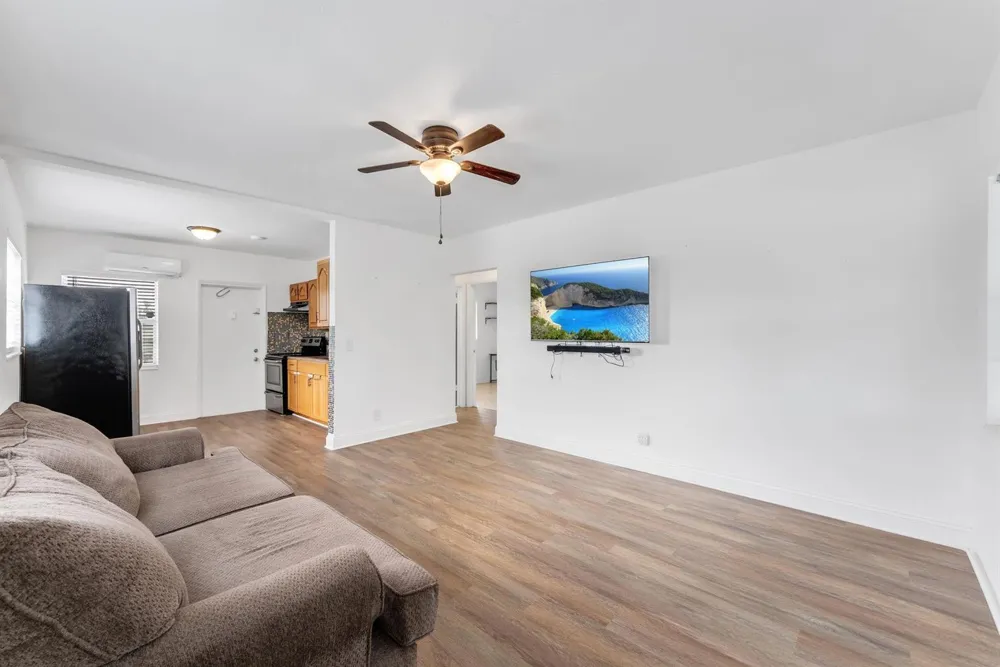 7401 Pines Boulevard #201 Pembroke Pines, FL 33024