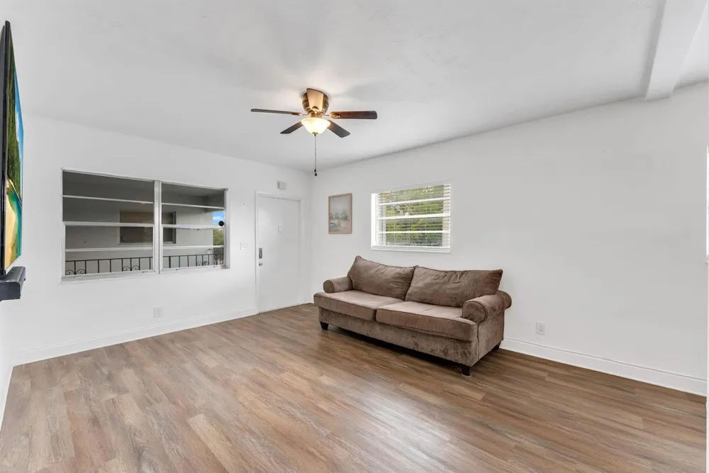 7401 Pines Boulevard #201 Pembroke Pines, FL 33024